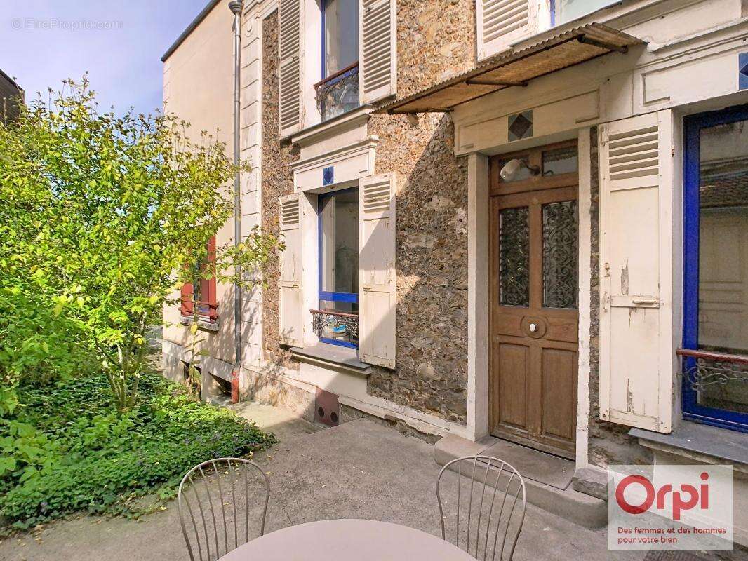 Maison à ISSY-LES-MOULINEAUX