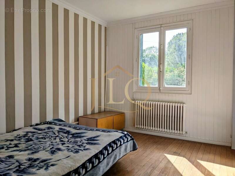 Chapitre Deux - Maison de plain pied de 91m² - 5 pièces - 3 chambres - 365m² de terrain - photo 12