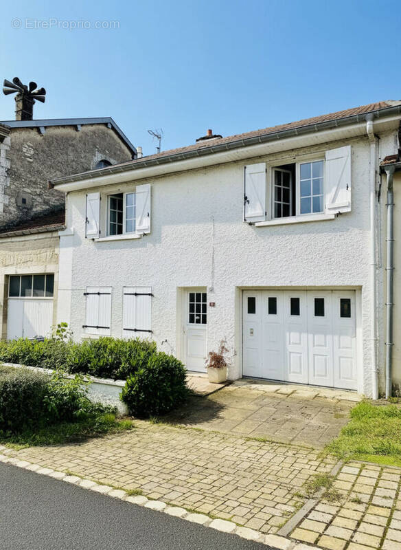 Maison à FREBECOURT