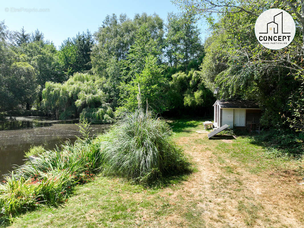 #C742 A vendre - Terrain de loisir avec cabane et plan d'eau - photo 2