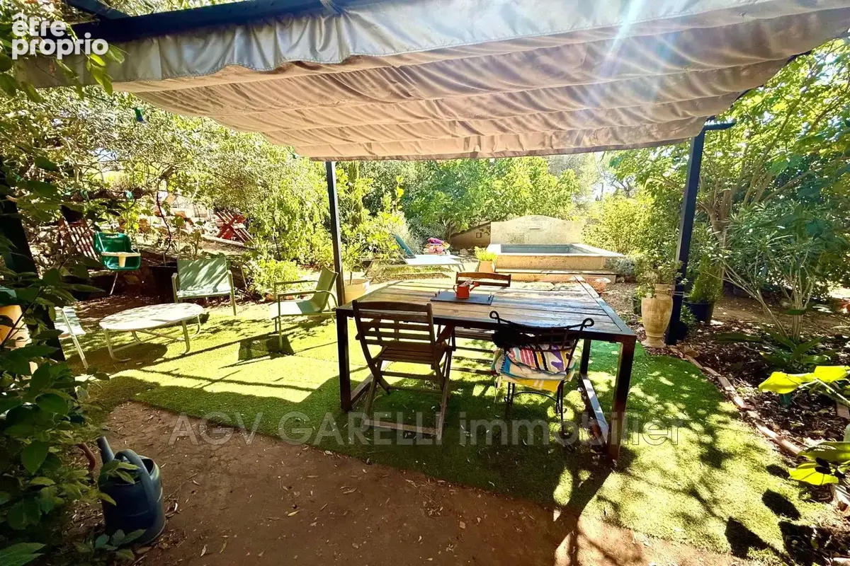 Maison 110 m² à Le Revest-Les-Eaux  - photo 3