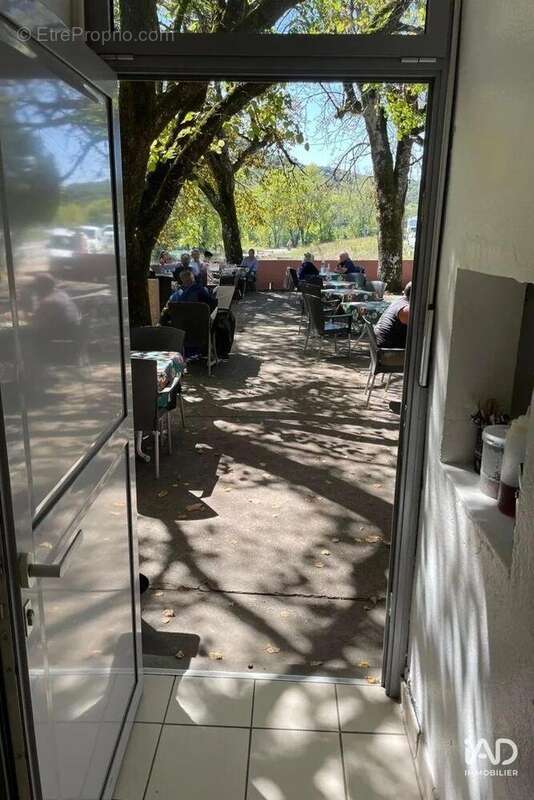 Photo 7 - Commerce à MASSIGNIEU-DE-RIVES