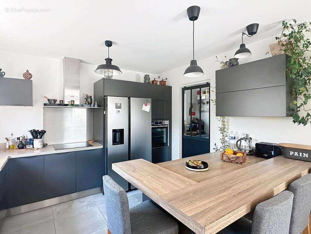 Maison 95 m² à Creon  - photo 3
