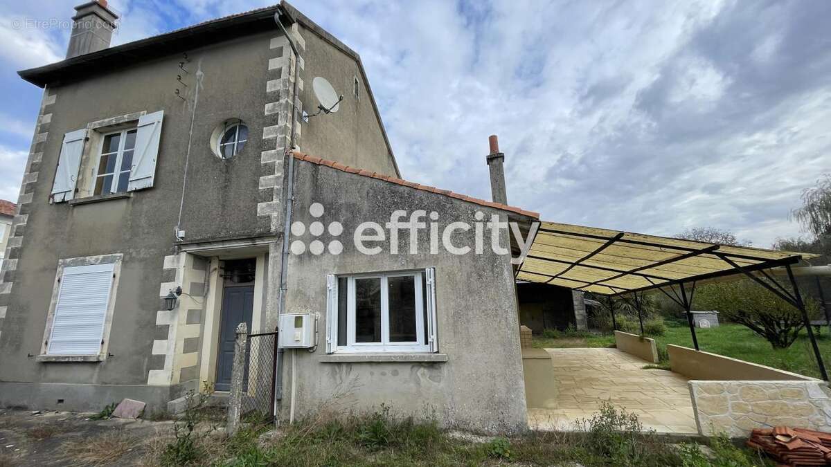 Maison à PAIZAY-NAUDOUIN-EMBOURIE