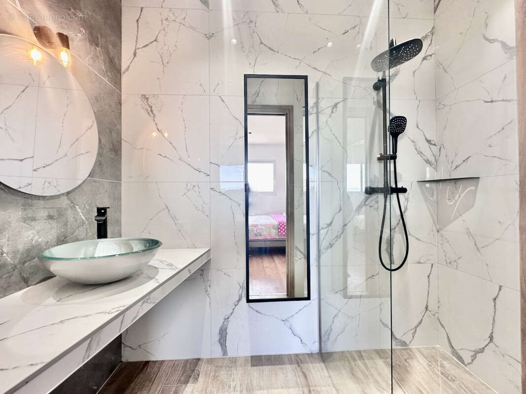 Maison à SALAISE-SUR-SANNE