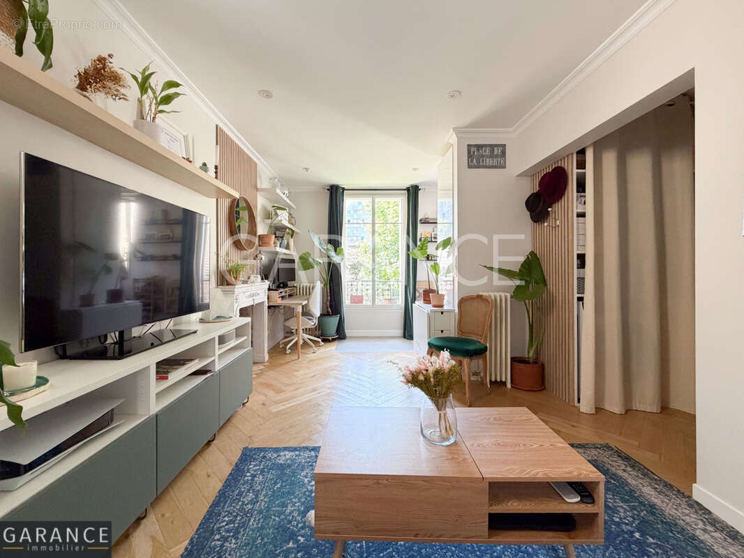 Appartement à PARIS-14E