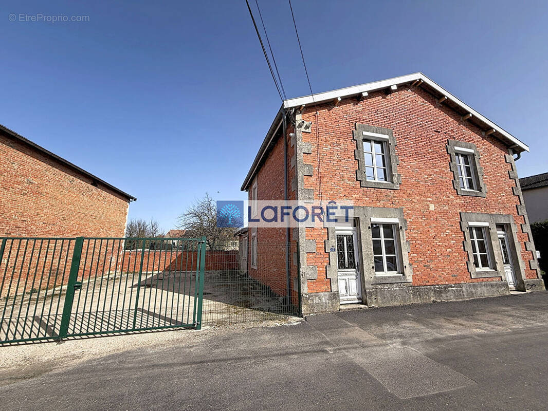 Maison à CHAMOUILLEY