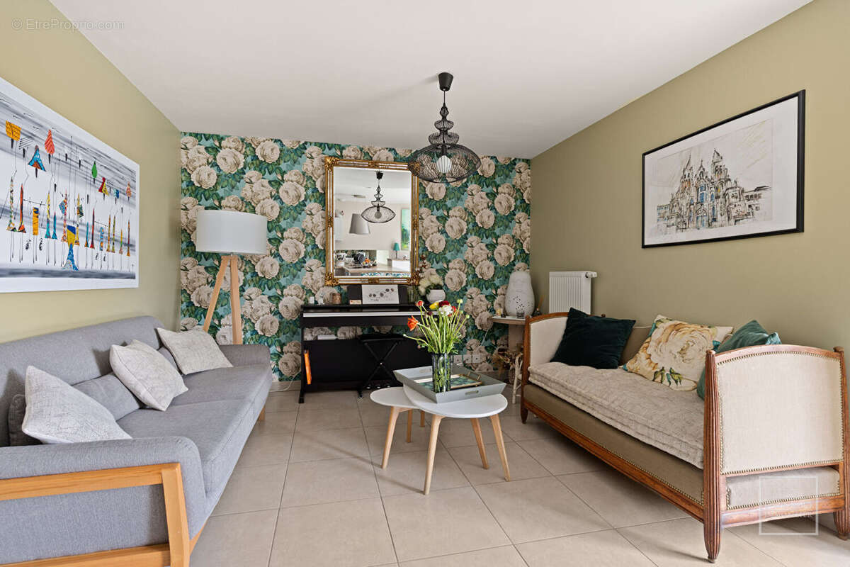 Appartement à NEUVILLE-SUR-SAONE