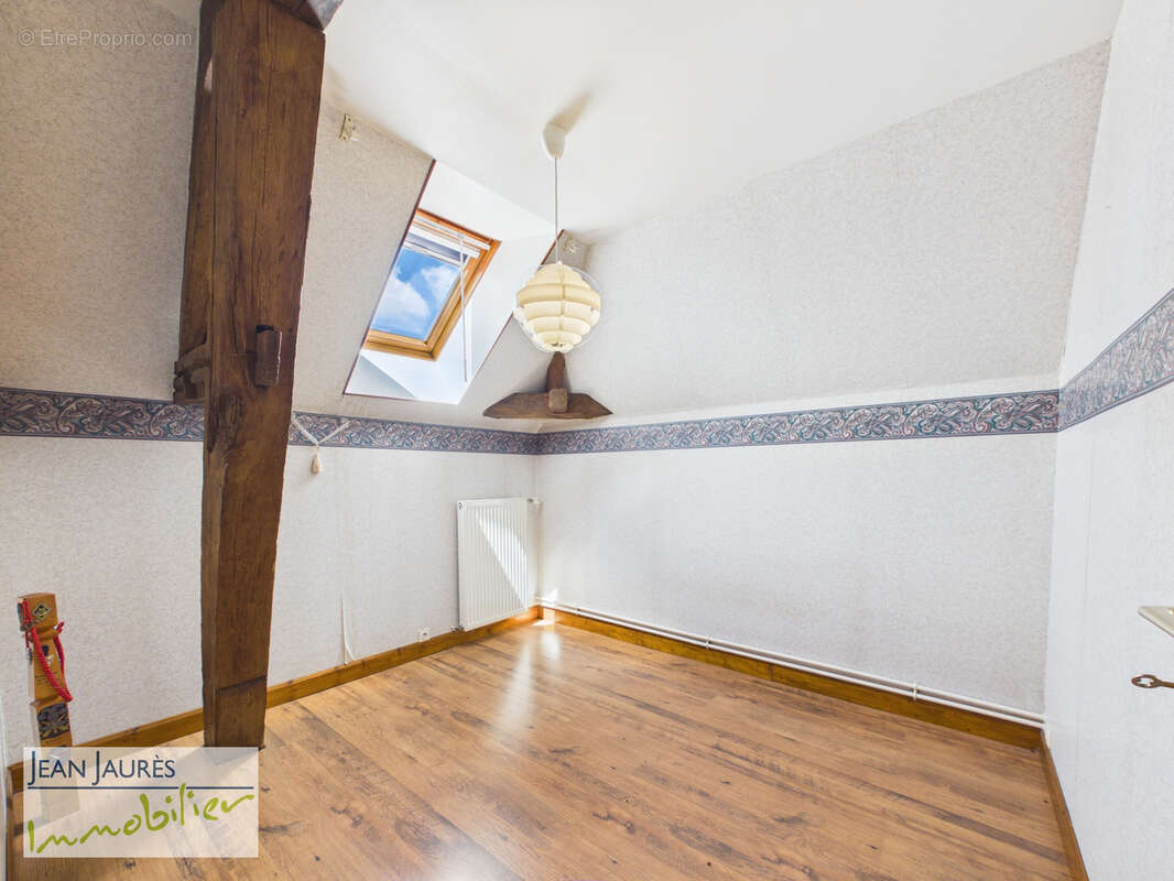 Longère 4 chambres avec dépendances et grange - photo 17