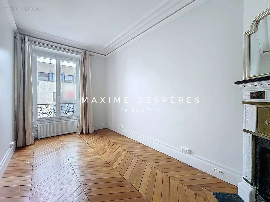 Appartement à NEUILLY-SUR-SEINE