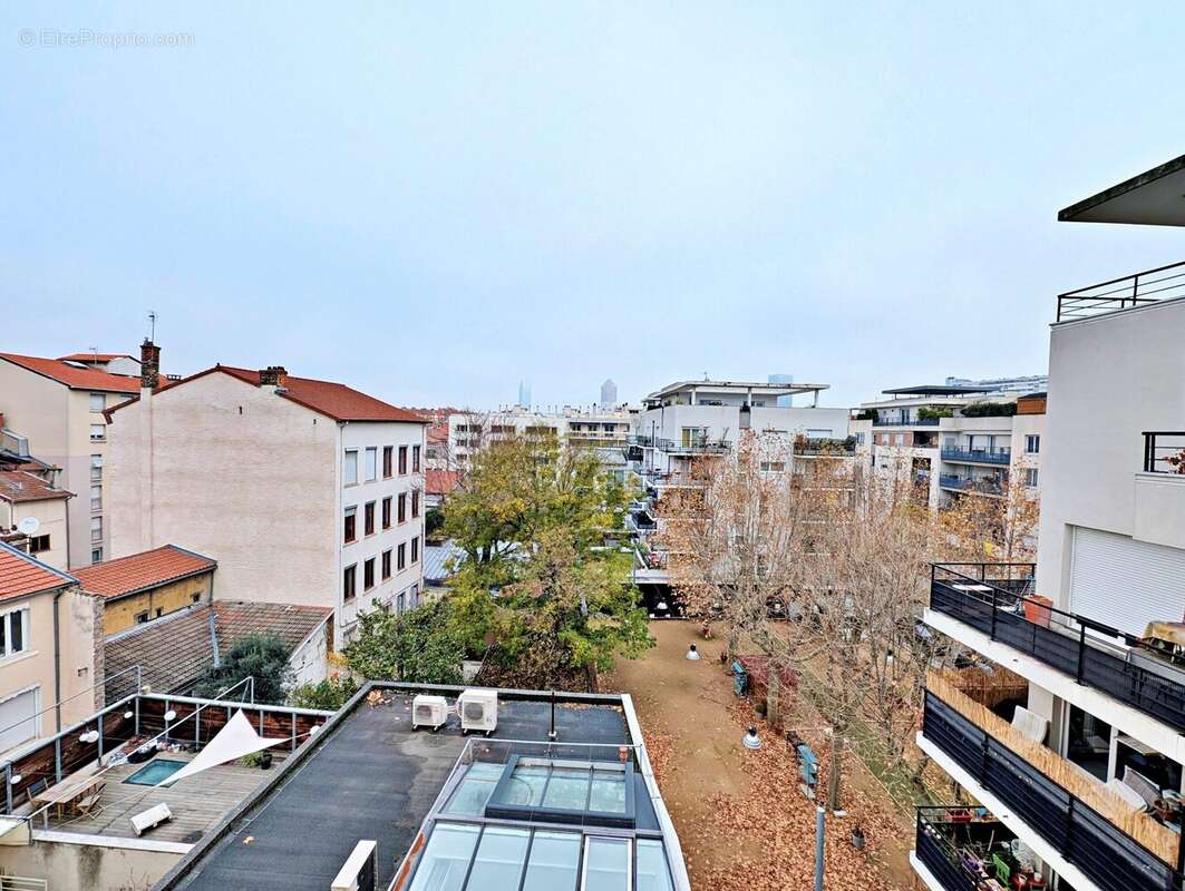 Vue depuis la fenêtre - Appartement à LYON-7E
