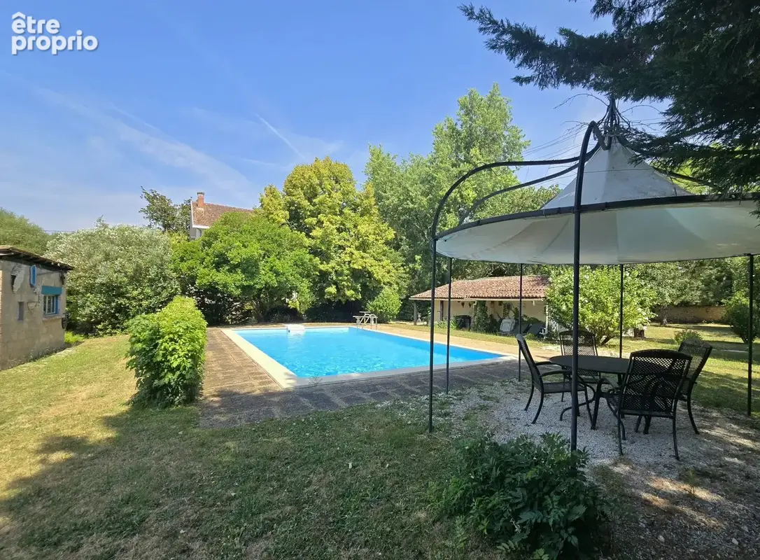 Maison 6 pièces 207 m² à vendre à Saint-Leon-Sur-L'isle (24110) - photo 2