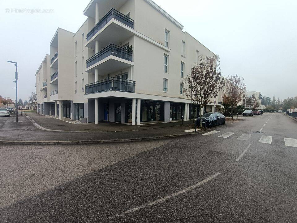 Commerce à CHARNAY-LES-MACON