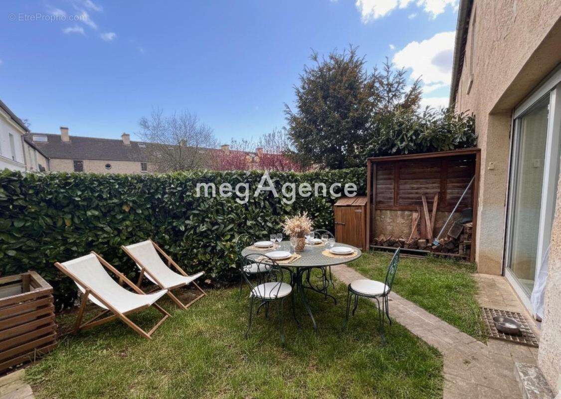 Triplex esprit maison 118 m² avec jardin, cheminée et 3 parkings – Saint-Nom-la-Bretèche - photo 12
