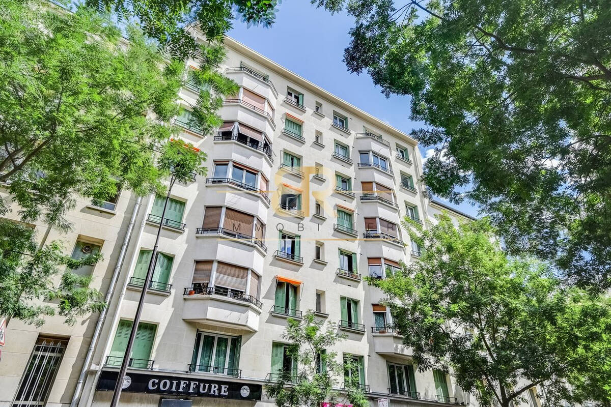 Appartement à PARIS-20E