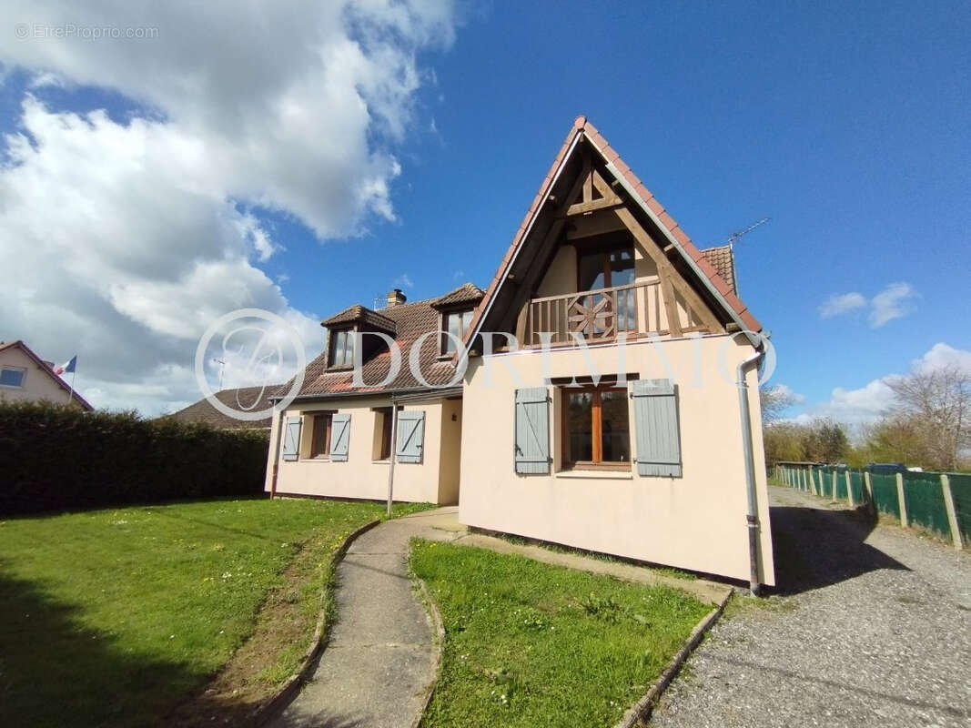 Maison à GRANDVILLIERS