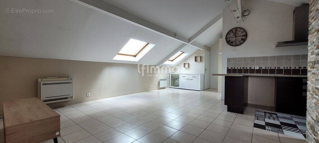 Appartement à COUBRON