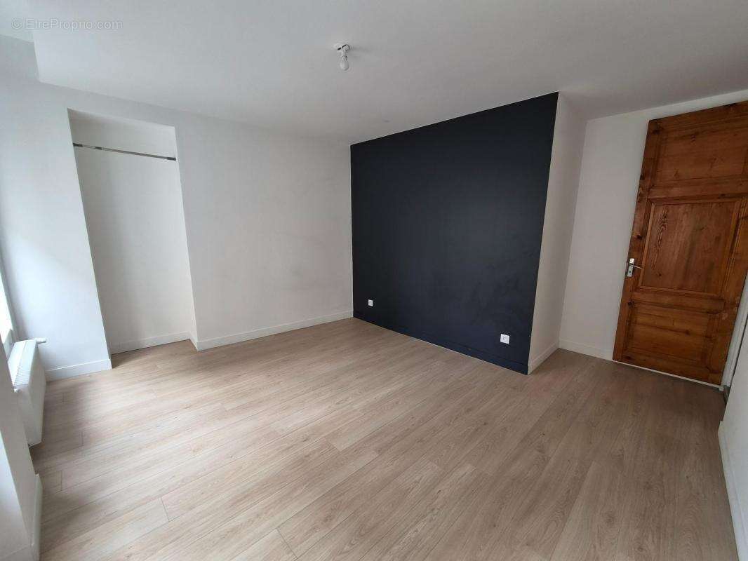 Beau T4. 25 rue Jules Ledin. Dpe C. Appartement rénové avec cachet - photo 13