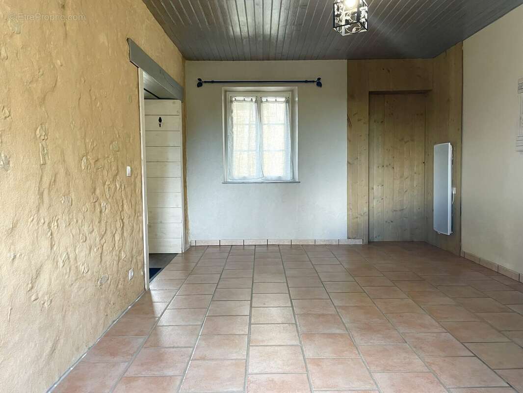 Séjour - Maison à LA CHAPELLE-SOUEF