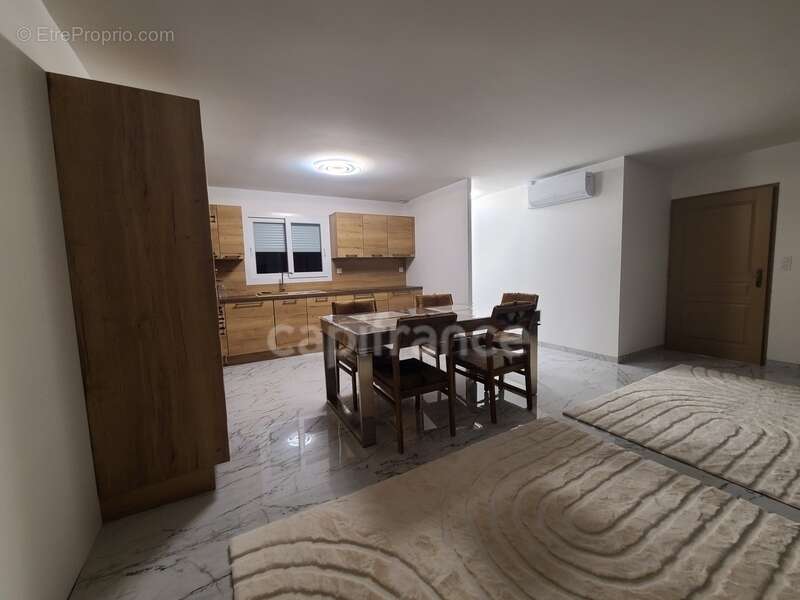 Maison à SAINT-JEAN-D'ANGELY