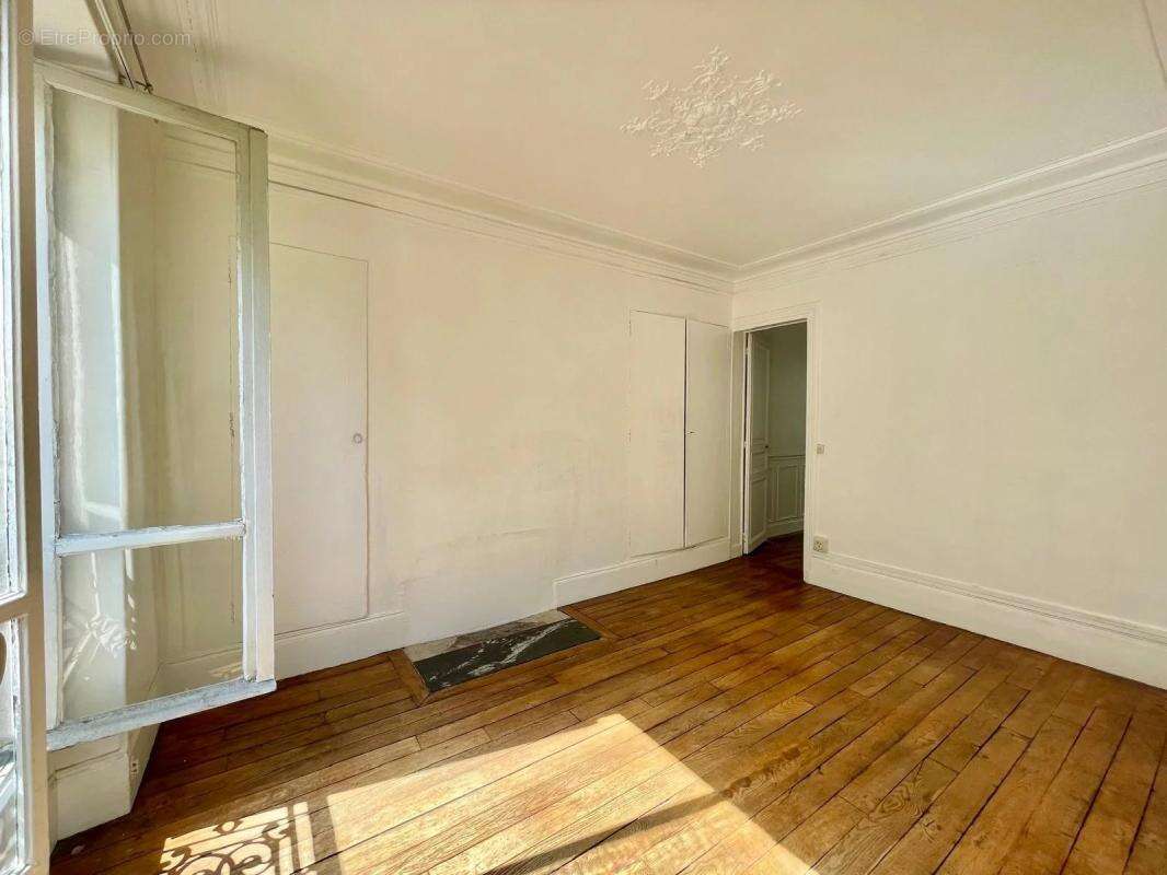 Appartement à PARIS-10E