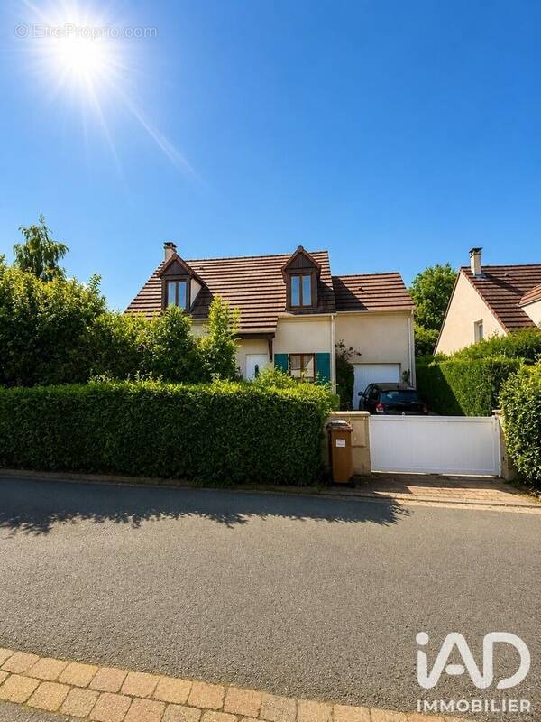 Photo 1 - Maison à MAGNY-LE-HONGRE