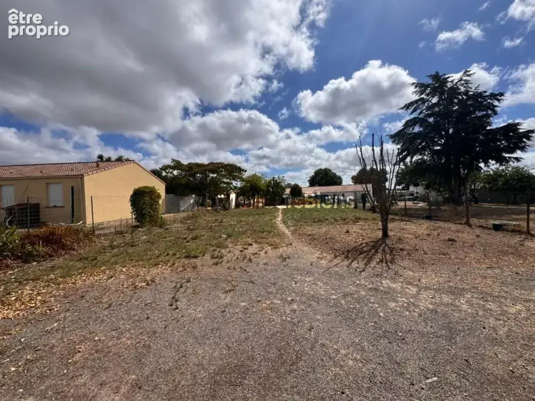Terrain constructible 712 m² à Saint-Mathurin, viabilisation incluse - photo 4