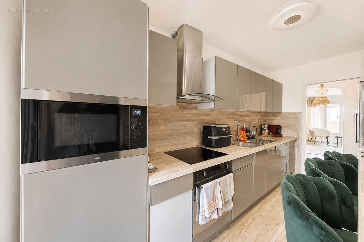Bastia - appartement t3 de 81m2 - photo 3