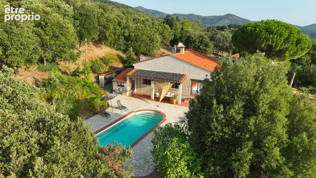 Villa de plain-pied avec piscine, dépendances et panorama - photo 2