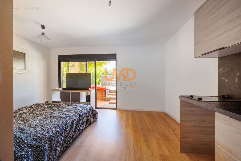 Les Caillols/ La commanderie- Maison- 5P-120 M2 + Studio indépen - photo 9