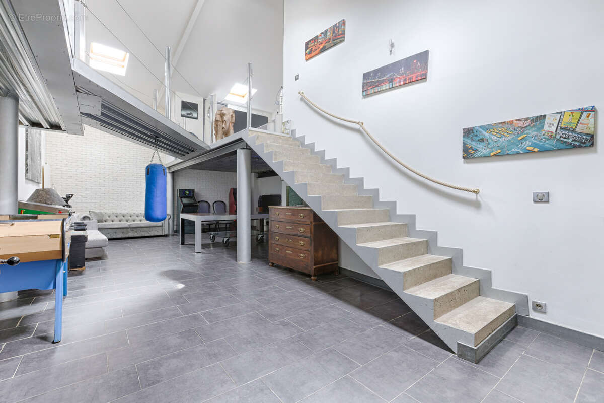 Autre à ASNIERES-SUR-SEINE