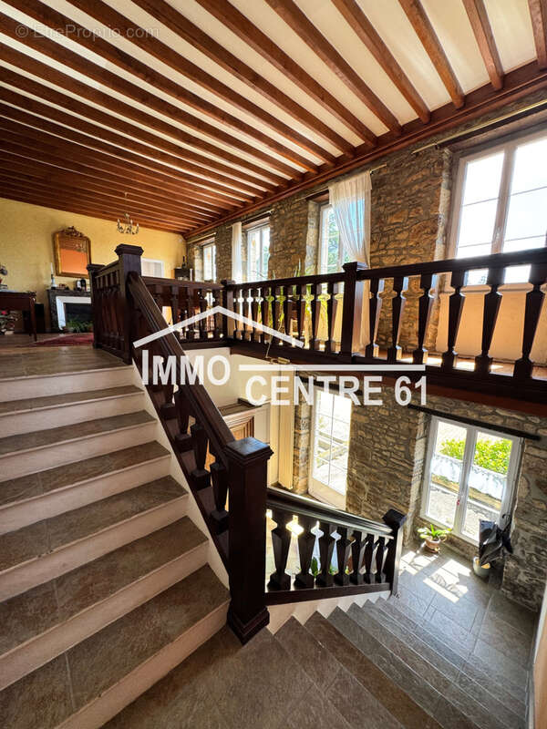 Maison à CARROUGES