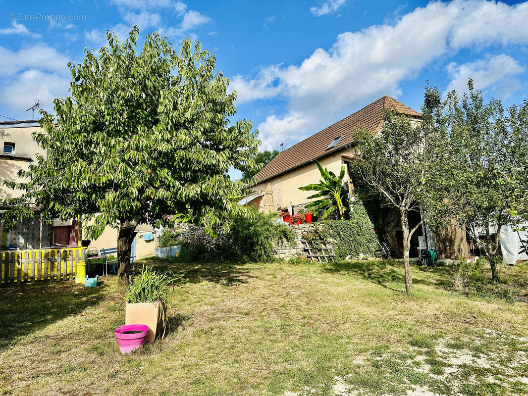 Maison à PUYJOURDES
