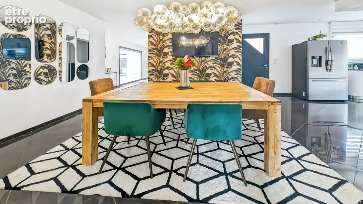 Grande maison de plain-pied avec garage et piscine - photo 7