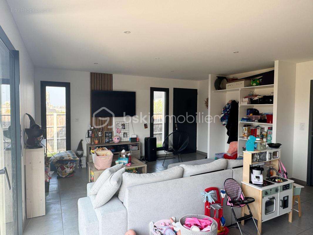 Maison à SAINT-PIERRE-LA-COUR