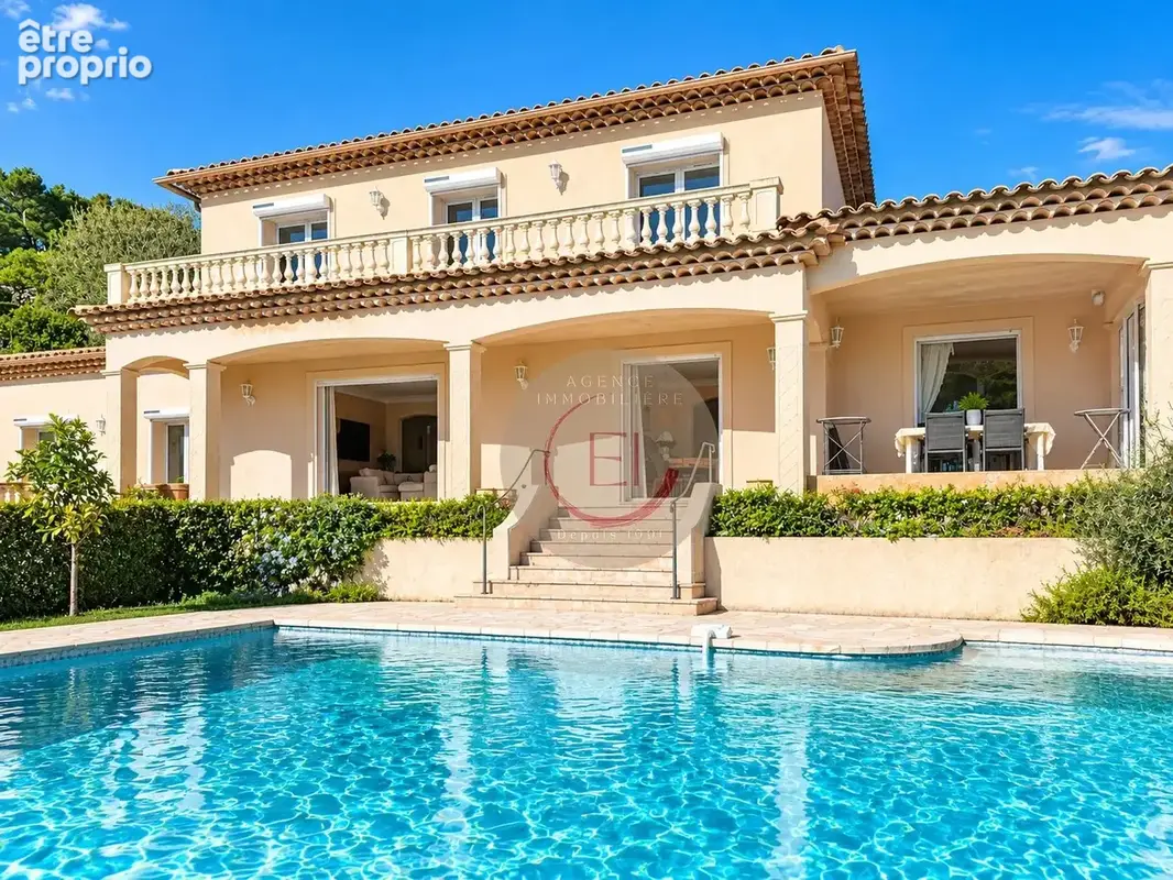 Photo Maison à Les Adrets-De-L'esterel au prix de 1 060 000€