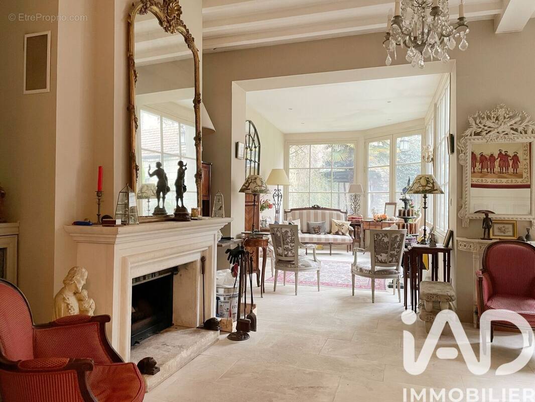 Photo 1 - Maison à COMPIEGNE