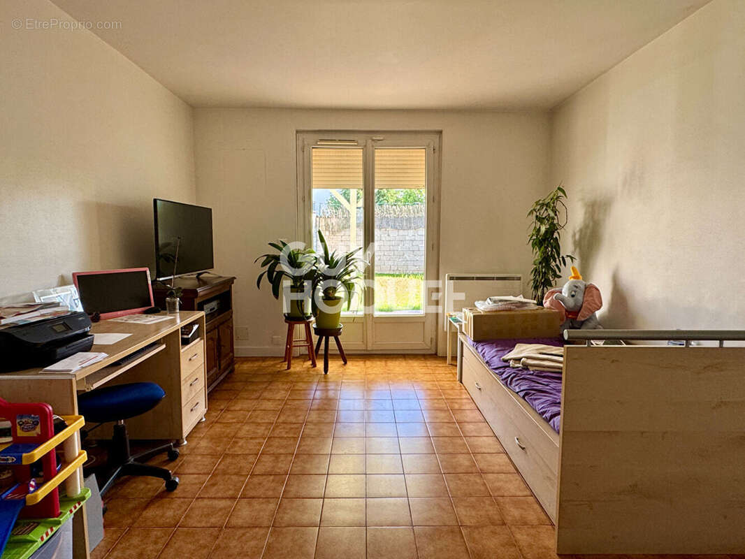 Appartement à PARAY-VIEILLE-POSTE