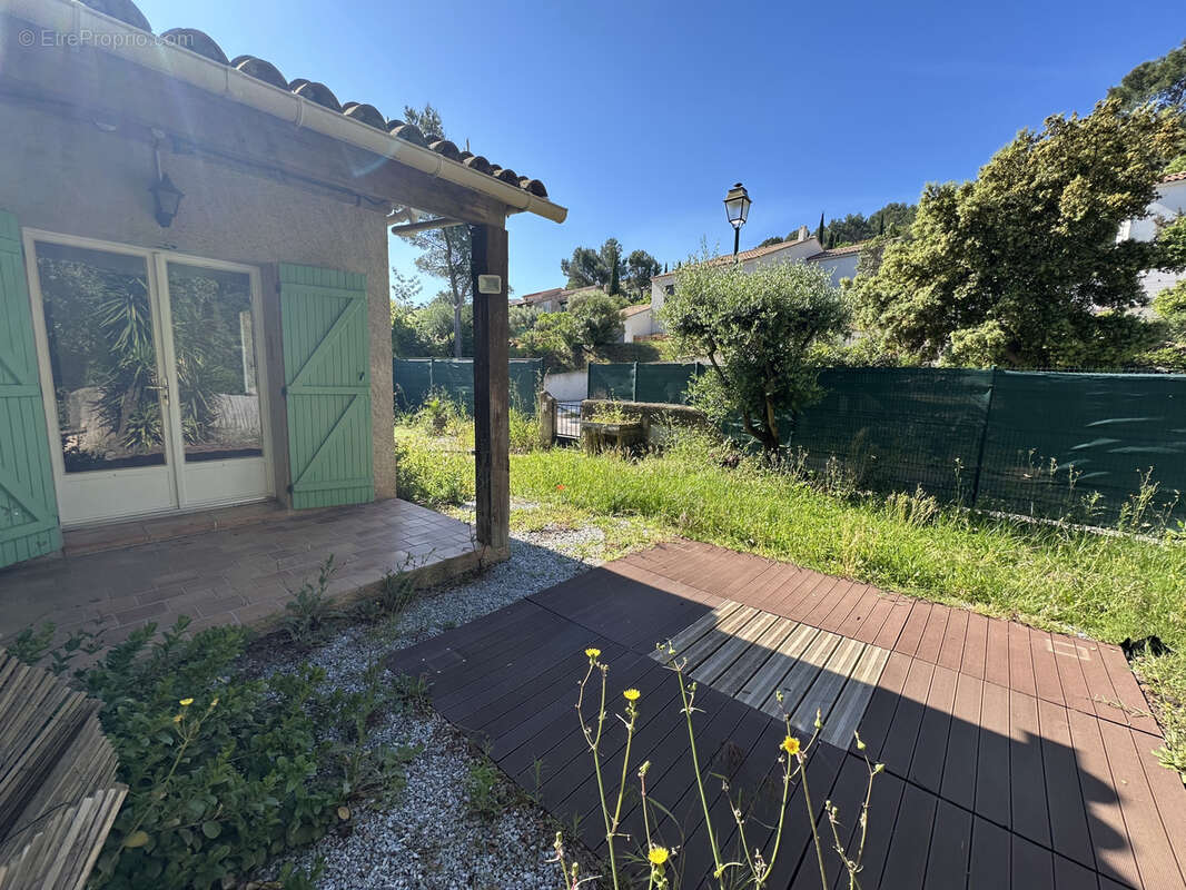 Maison à SOLLIES-VILLE