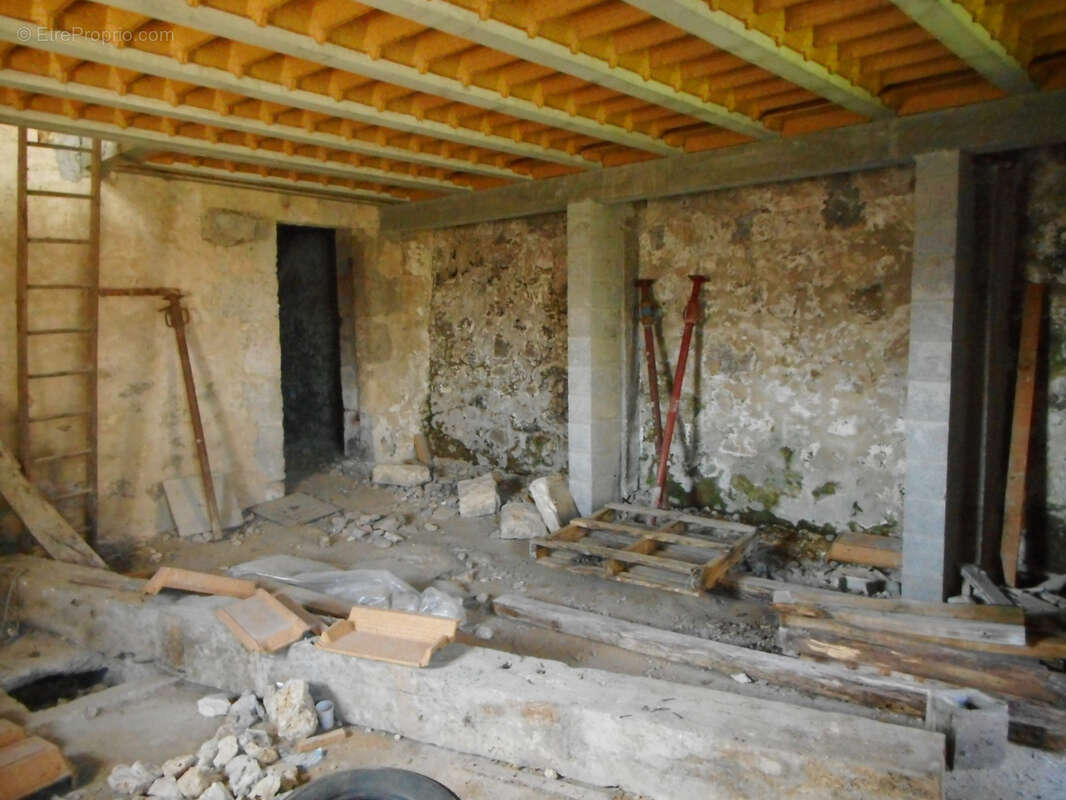 Maison à MEZIN