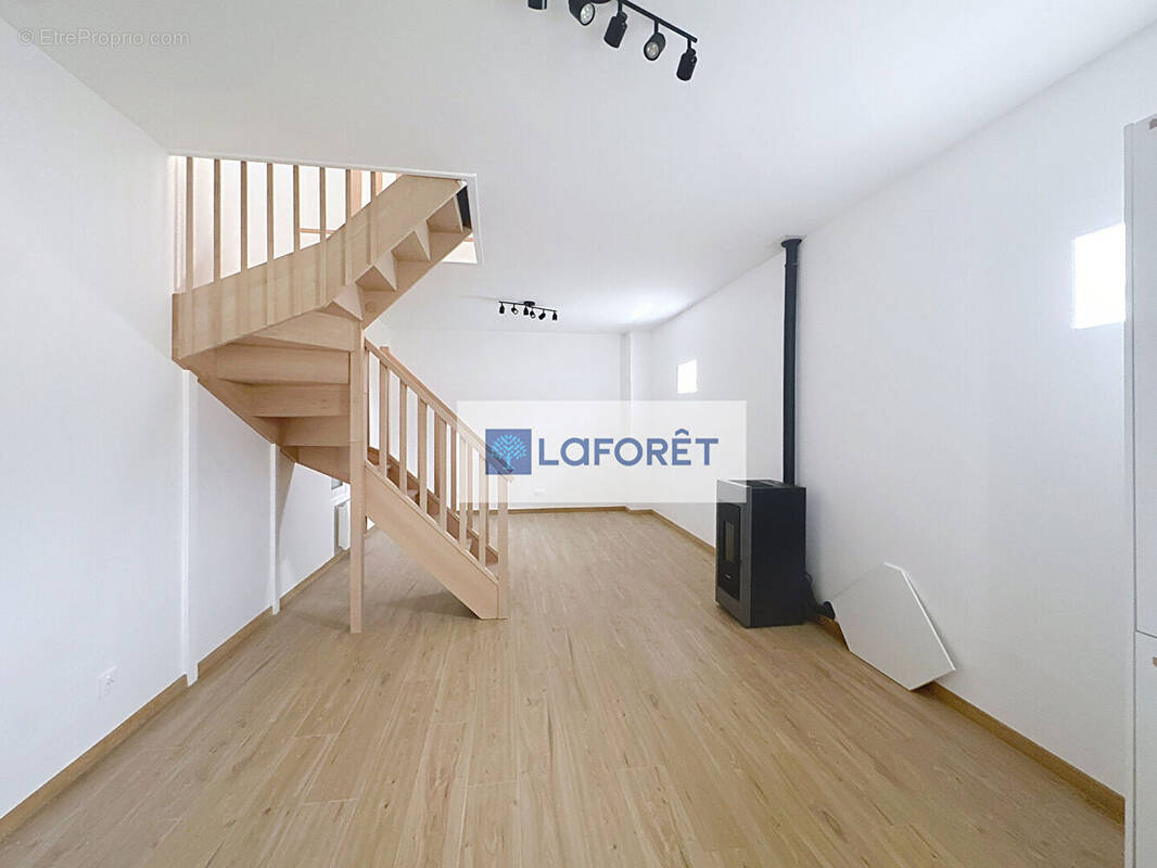 Appartement à SARTROUVILLE