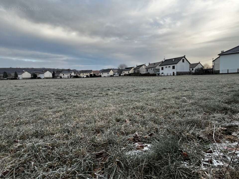 Terrain à JUSSAC