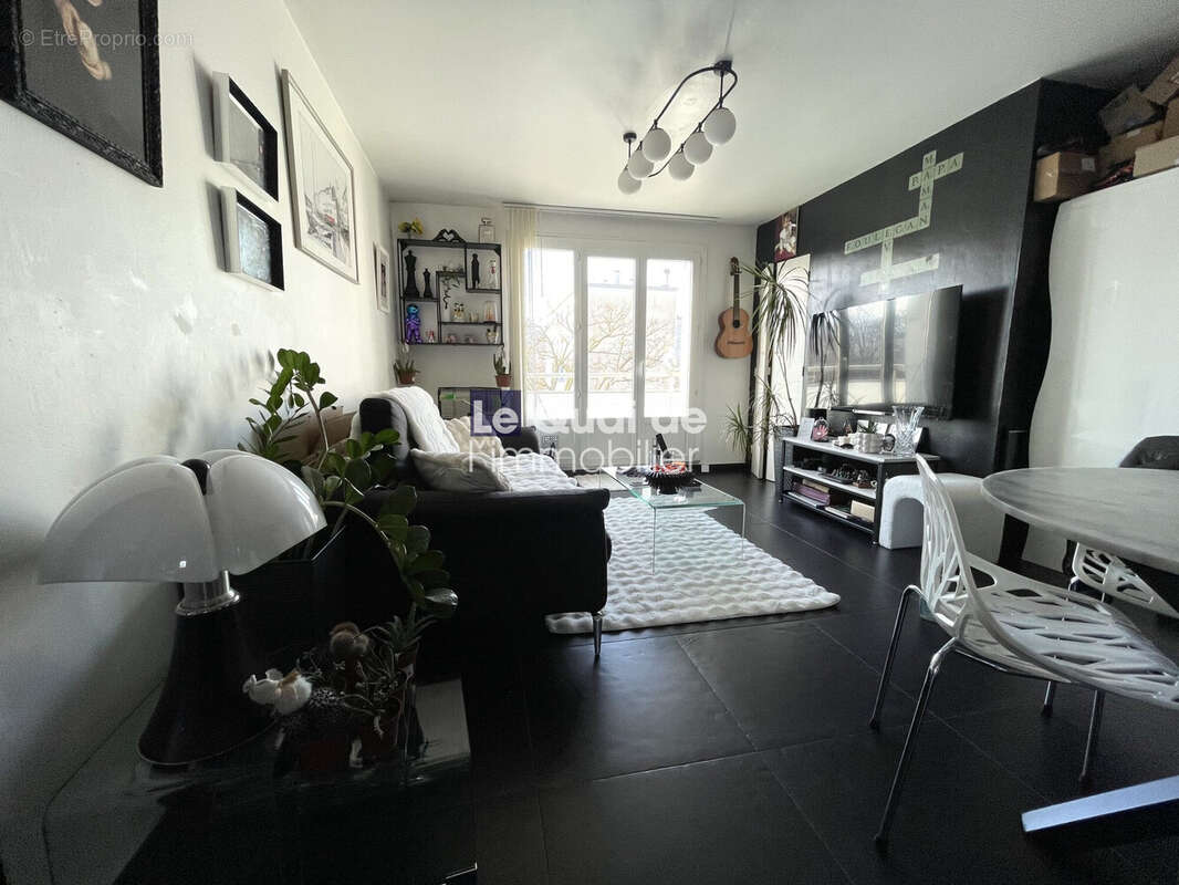 Appartement à SAINT-MARTIN-D'HERES