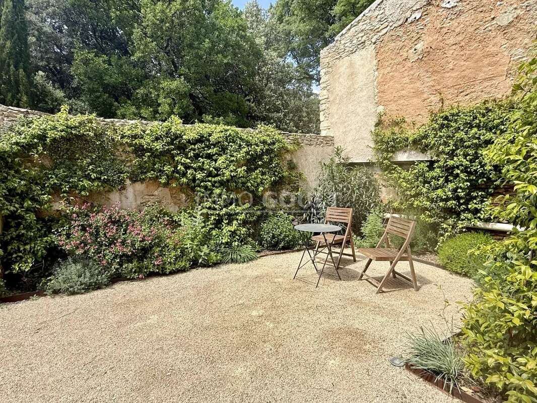 Maison à SAINT-SATURNIN-LES-APT