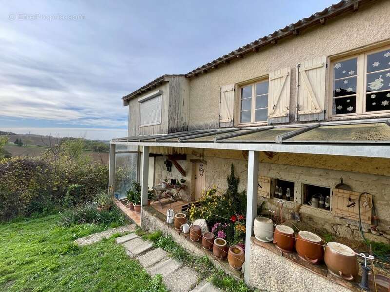 Hameau Authentique T15 à vendre, avec Maison et 6 logements indépendants et une vue panoramique-Saint-Vincent-Lespinasse (82) - photo 10