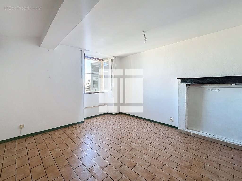 Bastia - centre ancien - t2 dernier etage - photo 2