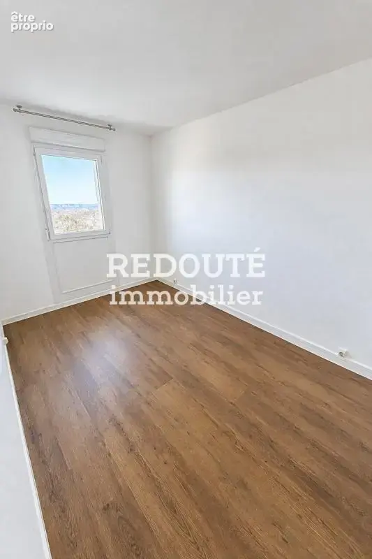 Appartement T3 situé à Reims, à proximité de la place Luton - photo 8