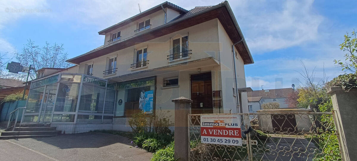 Maison à FONTENAY-LE-FLEURY