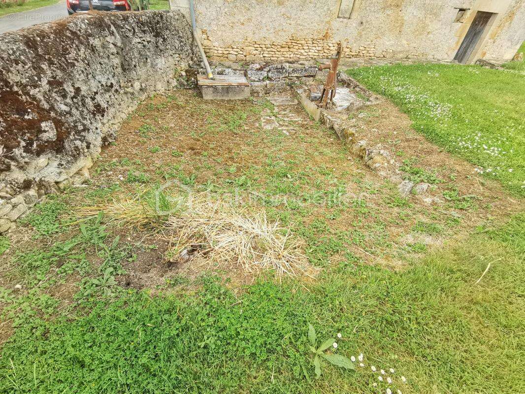 Maison à LEIGNES-SUR-FONTAINE