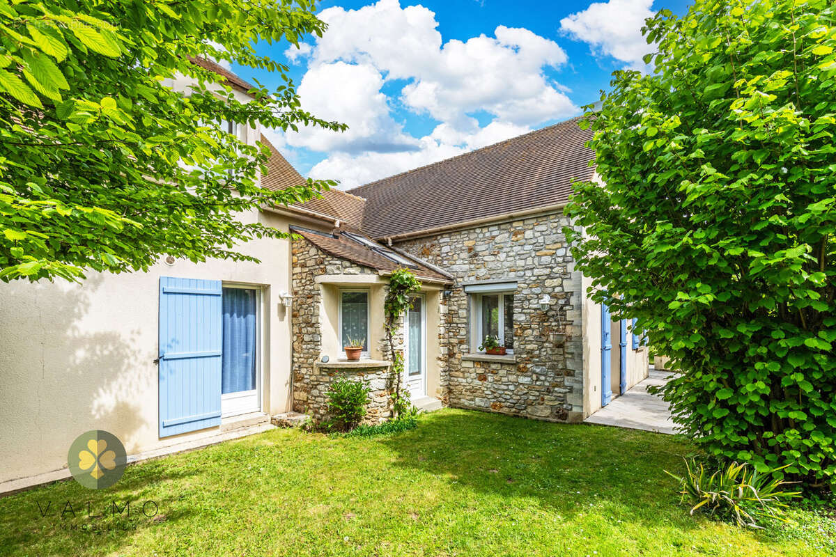 Maison à THOIRY